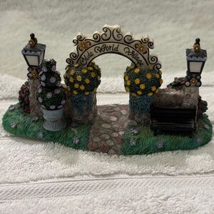 PartyLite Old World Village Arbor Gateway